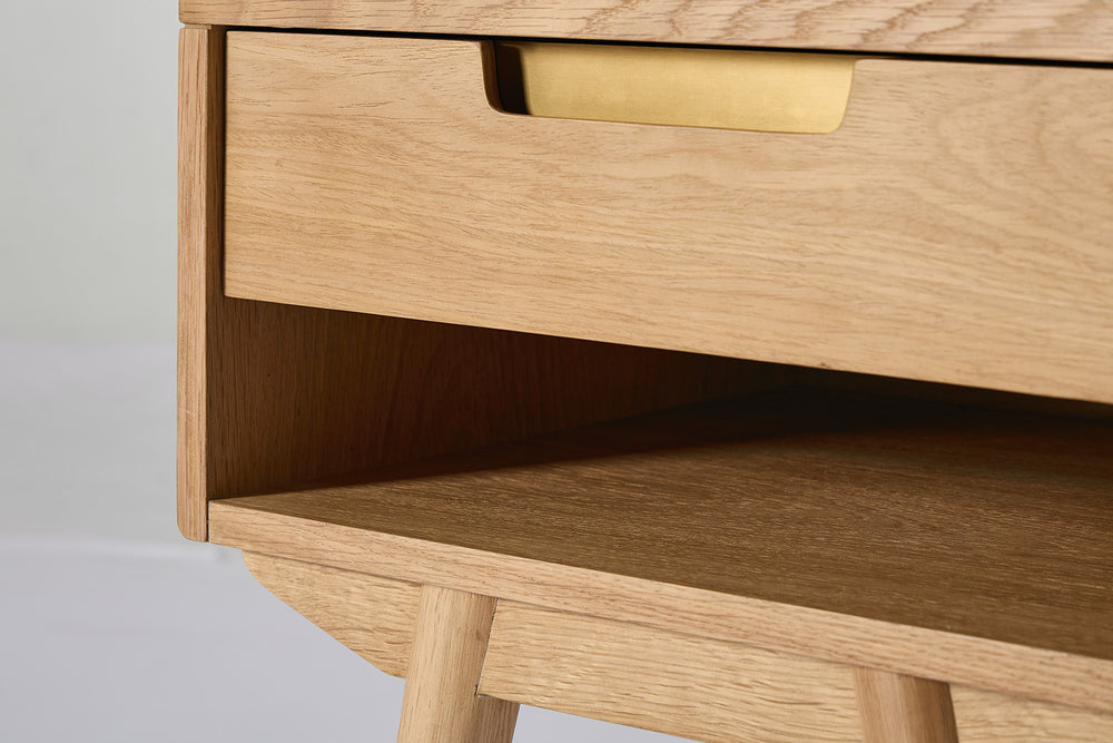 Bedside Table 01 Oak