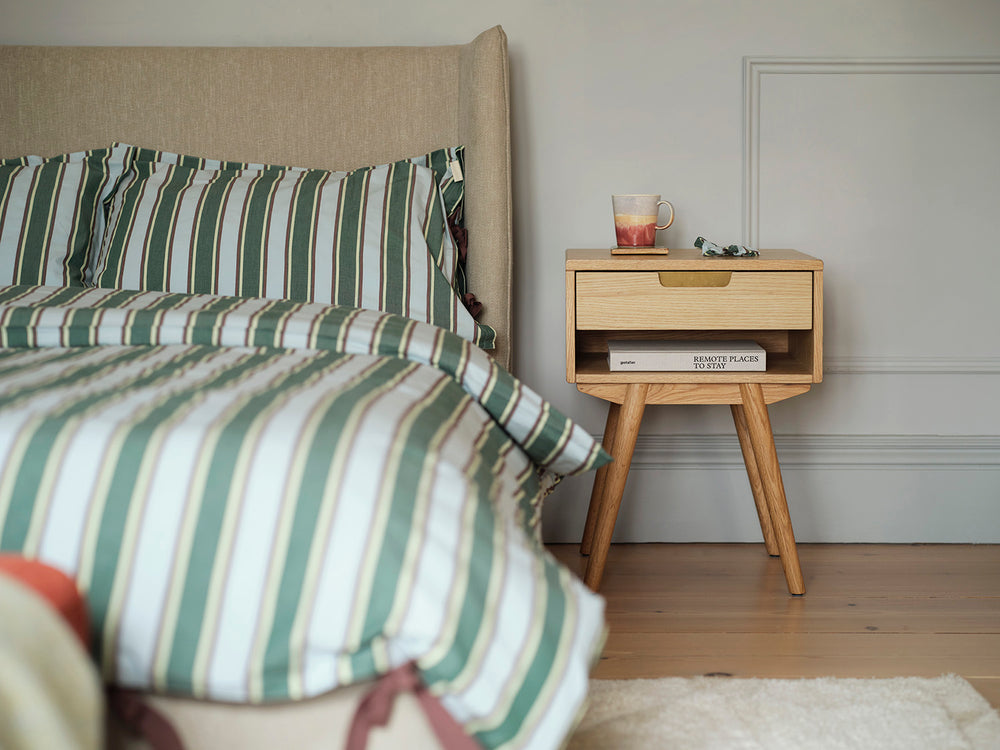 Bedside Table 01 Oak